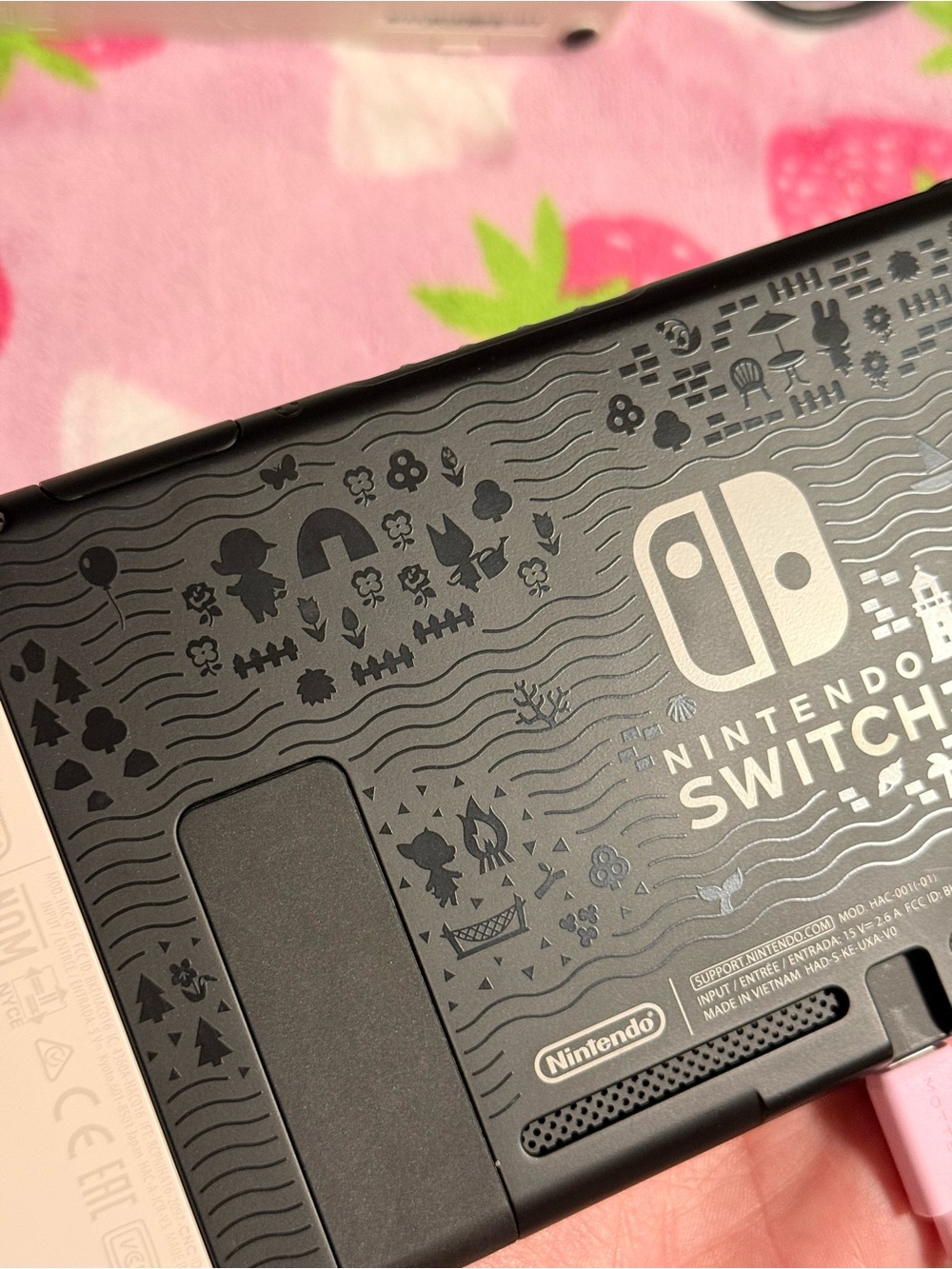 Nintendo Switch Animal Crossing Special Edition Console Bundle - Picture 9 of 12